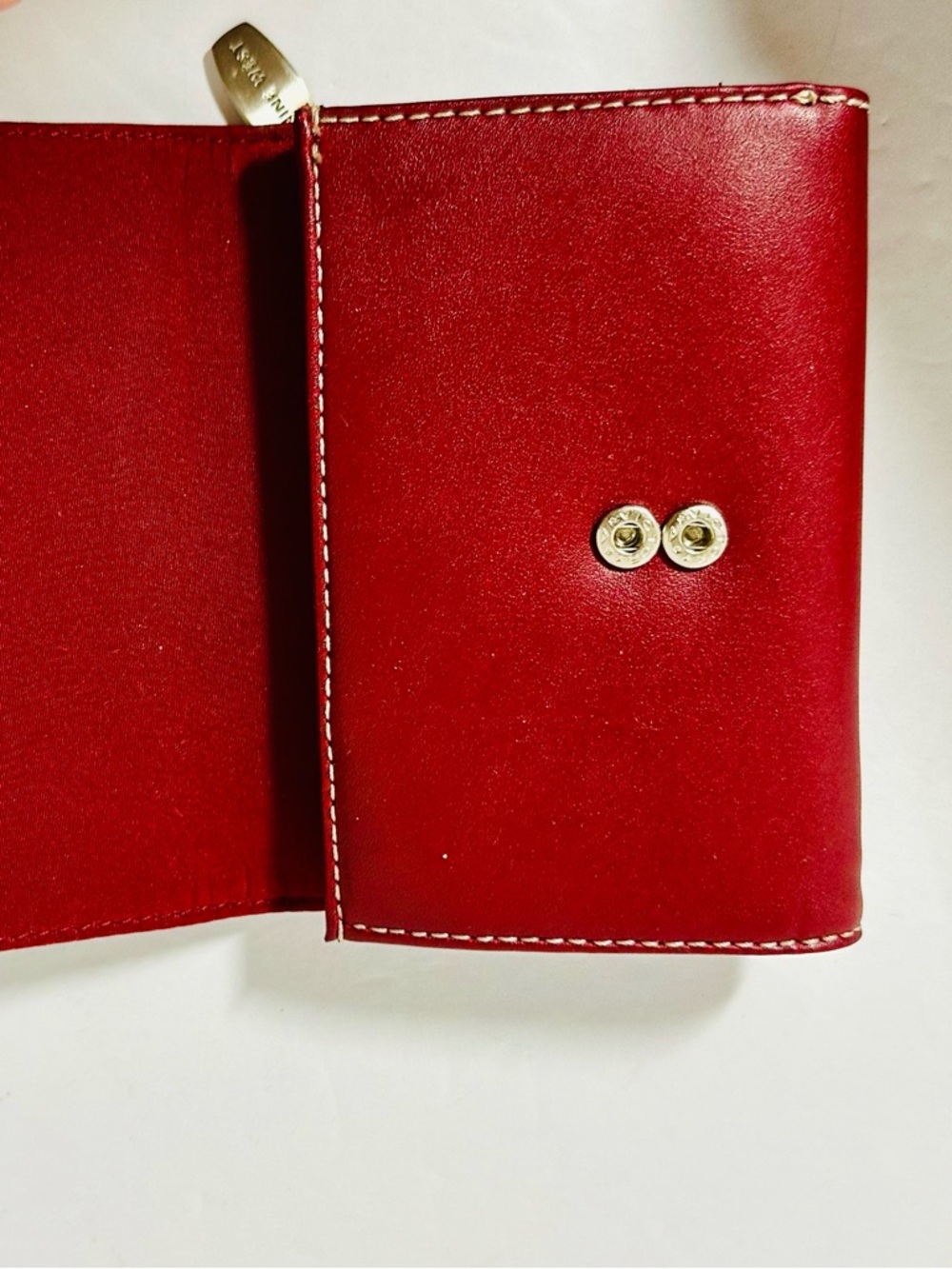 Nine West Burgundy Leather Trifold Wallet 5” x 4” x 1” VGC - Picture 4 of 5